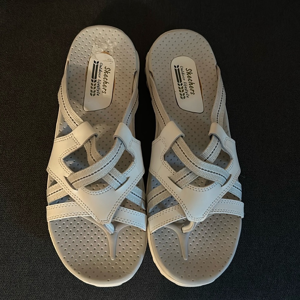 Skecher outdoor life style size 10 white